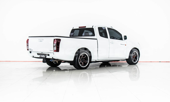 Buy Used Isuzu D-Max White Car in Bangkok in Bangkok Buy Used Isuzu D-Max White Car in Bangkok in Bangkok