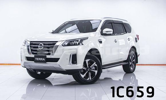 Buy Used Nissan X-Terra White Car in Bangkok in Bangkok