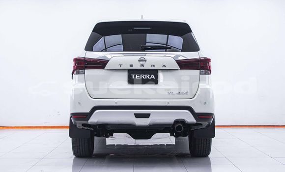 Buy Used Nissan X-Terra White Car in Bangkok in Bangkok Buy Used Nissan X-Terra White Car in Bangkok in Bangkok