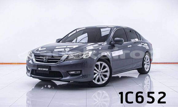 ซื้อ รถมือสอง Honda Accord อื่น ๆ รถยนต์ ใน %{เมือง} ใน กรุงเทพมหานคร