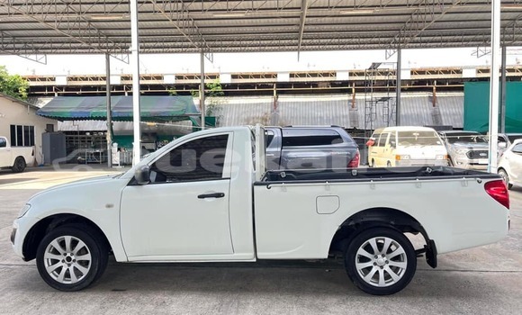 Buy Used Mitsubishi Triton White Car in Bangkok in Bangkok Buy Used Mitsubishi Triton White Car in Bangkok in Bangkok