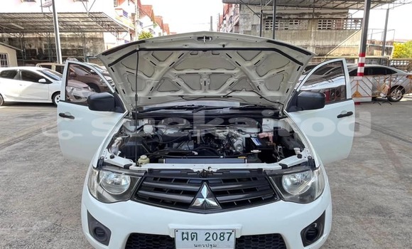 Buy Used Mitsubishi Triton White Car in Bangkok in Bangkok Buy Used Mitsubishi Triton White Car in Bangkok in Bangkok