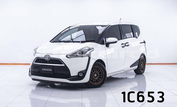 Buy Used Toyota Sienta White Car in Bangkok in Bangkok