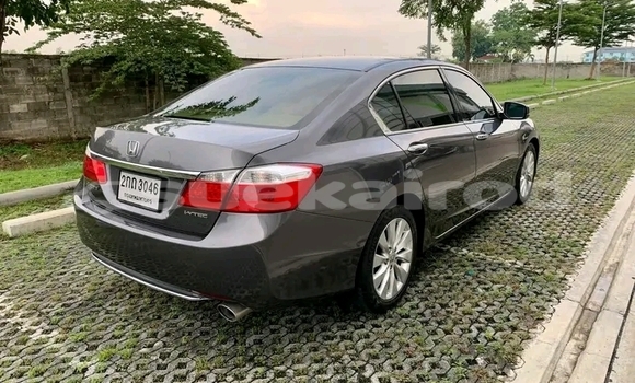 ซื้อ รถมือสอง Honda Accord สีดำ รถยนต์ ใน %{เมือง} ใน ฉะเชิงเทรา