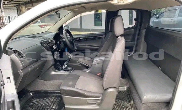 ซื้อ รถมือสอง Isuzu D–MAX ขาว รถยนต์ ใน %{เมือง} ใน ชัยนาท