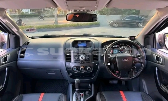 ซื้อ รถมือสอง Ford Ranger ขาว รถยนต์ ใน %{เมือง} ใน ฉะเชิงเทรา