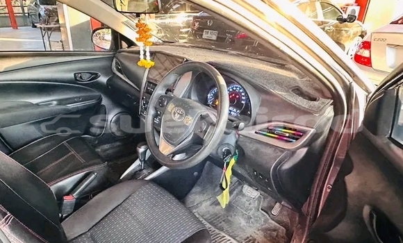 ซื้อ รถมือสอง Toyota Yaris อื่น ๆ รถยนต์ ใน %{เมือง} ใน ชัยนาท
