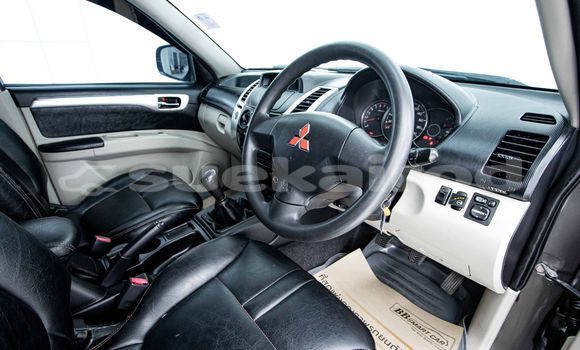 ซื้อ รถมือสอง Mitsubishi Pajero สีน้ำตาล รถยนต์ ใน %{เมือง} ใน กรุงเทพมหานคร ซื้อ รถมือสอง Mitsubishi Pajero สีน้ำตาล รถยนต์ ใน %{เมือง} ใน กรุงเทพมหานคร