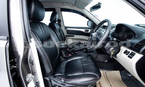 ซื้อ รถมือสอง Mitsubishi Pajero สีน้ำตาล รถยนต์ ใน %{เมือง} ใน กรุงเทพมหานคร ซื้อ รถมือสอง Mitsubishi Pajero สีน้ำตาล รถยนต์ ใน %{เมือง} ใน กรุงเทพมหานคร