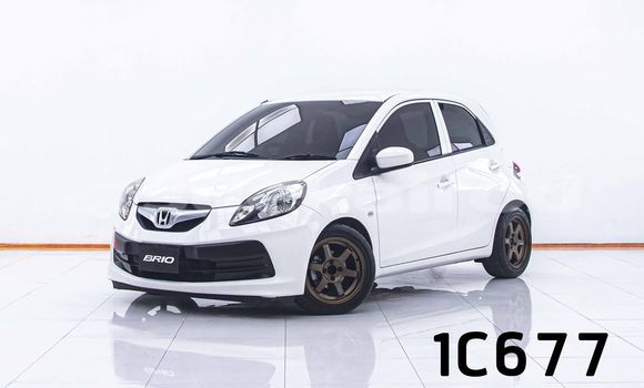 ซื้อ รถมือสอง Honda Brio ขาว รถยนต์ ใน %{เมือง} ใน กรุงเทพมหานคร