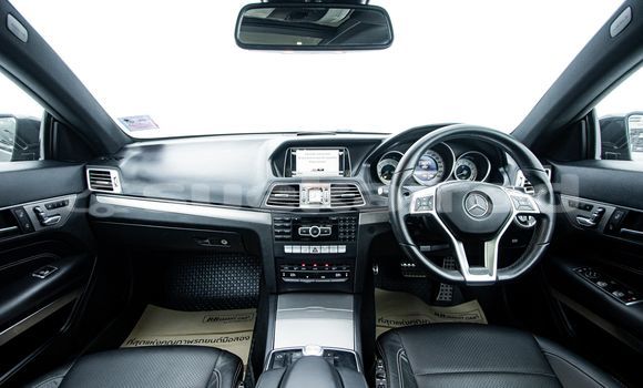 ซื้อ รถมือสอง Mercedes-Benz E-Classe สีดำ รถยนต์ ใน %{เมือง} ใน กรุงเทพมหานคร ซื้อ รถมือสอง Mercedes-Benz E-Classe สีดำ รถยนต์ ใน %{เมือง} ใน กรุงเทพมหานคร