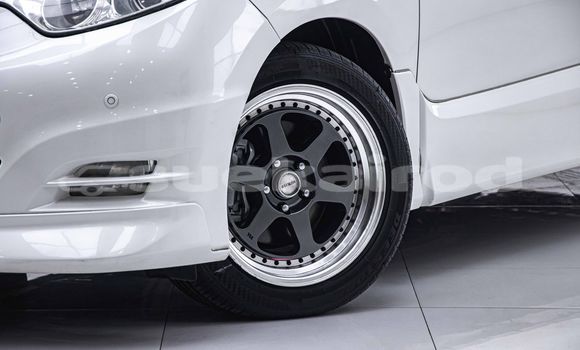 Buy Used Toyota Estima White Car in Bangkok in Bangkok Buy Used Toyota Estima White Car in Bangkok in Bangkok