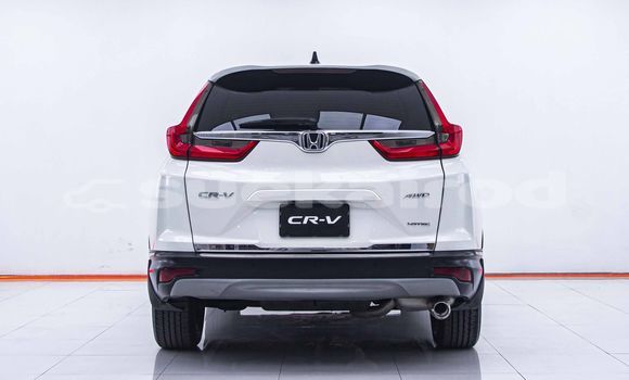 Buy Used Honda CR-V White Car in Bangkok in Bangkok Buy Used Honda CR-V White Car in Bangkok in Bangkok