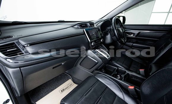 Buy Used Honda CR-V White Car in Bangkok in Bangkok Buy Used Honda CR-V White Car in Bangkok in Bangkok