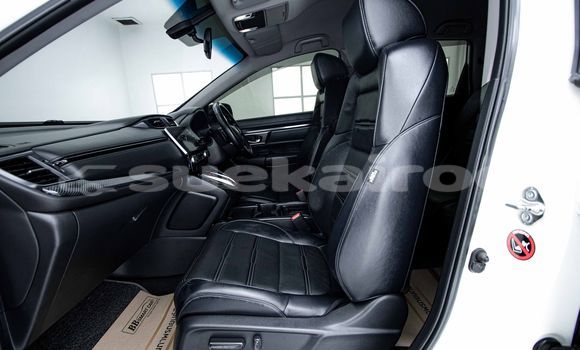Buy Used Honda CR-V White Car in Bangkok in Bangkok Buy Used Honda CR-V White Car in Bangkok in Bangkok