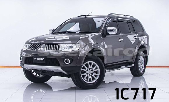 Buy Used Mitsubishi Pajero Brown Car in Bangkok in Bangkok Buy Used Mitsubishi Pajero Brown Car in Bangkok in Bangkok