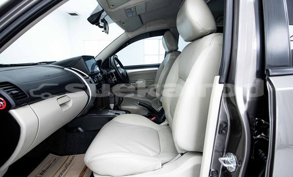 Buy Used Mitsubishi Pajero Brown Car in Bangkok in Bangkok Buy Used Mitsubishi Pajero Brown Car in Bangkok in Bangkok