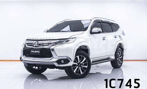 Buy Used Mitsubishi Pajero White Car in Bangkok in Bangkok Buy Used Mitsubishi Pajero White Car in Bangkok in Bangkok