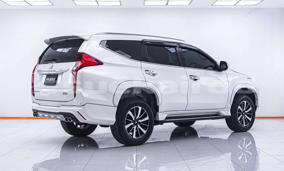 Buy Used Mitsubishi Pajero White Car in Bangkok in Bangkok Buy Used Mitsubishi Pajero White Car in Bangkok in Bangkok