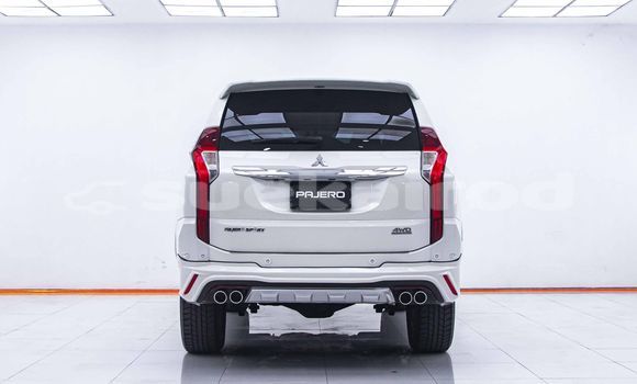 Buy Used Mitsubishi Pajero White Car in Bangkok in Bangkok Buy Used Mitsubishi Pajero White Car in Bangkok in Bangkok