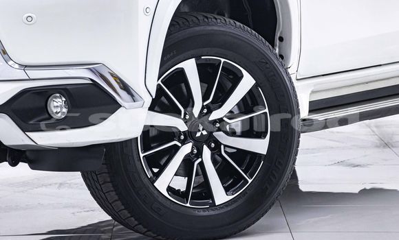 Buy Used Mitsubishi Pajero White Car in Bangkok in Bangkok Buy Used Mitsubishi Pajero White Car in Bangkok in Bangkok