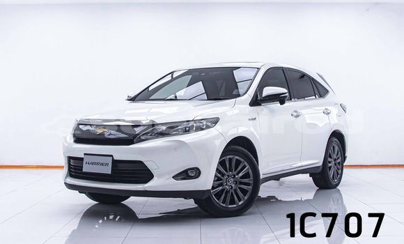 ซื้อ รถมือสอง Toyota Harrier ขาว รถยนต์ ใน %{เมือง} ใน กรุงเทพมหานคร