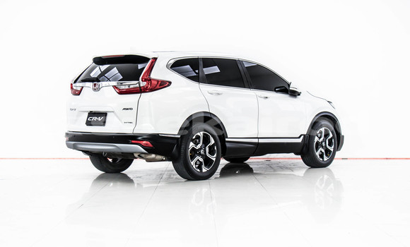 Buy Used Honda CR-V White Car in Bangkok in Bangkok Buy Used Honda CR-V White Car in Bangkok in Bangkok
