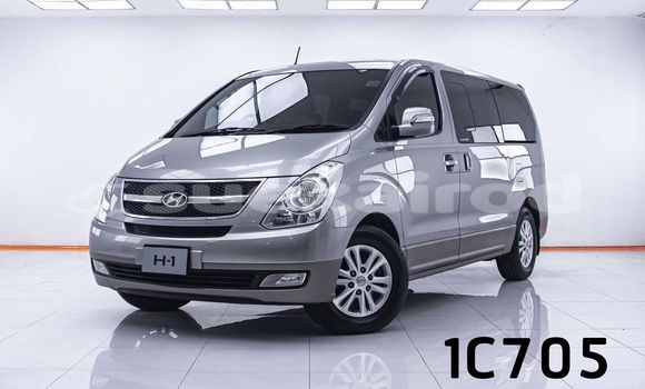 ซื้อ รถมือสอง Hyundai H1 อื่น ๆ รถยนต์ ใน %{เมือง} ใน กรุงเทพมหานคร