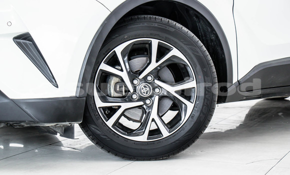 ซื้อ รถมือสอง Toyota C-HR ขาว รถยนต์ ใน %{เมือง} ใน กรุงเทพมหานคร ซื้อ รถมือสอง Toyota C-HR ขาว รถยนต์ ใน %{เมือง} ใน กรุงเทพมหานคร