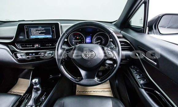 ซื้อ รถมือสอง Toyota C-HR ขาว รถยนต์ ใน %{เมือง} ใน กรุงเทพมหานคร ซื้อ รถมือสอง Toyota C-HR ขาว รถยนต์ ใน %{เมือง} ใน กรุงเทพมหานคร