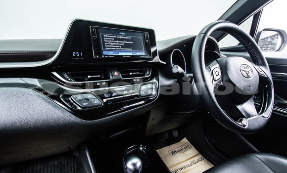 ซื้อ รถมือสอง Toyota C-HR ขาว รถยนต์ ใน %{เมือง} ใน กรุงเทพมหานคร ซื้อ รถมือสอง Toyota C-HR ขาว รถยนต์ ใน %{เมือง} ใน กรุงเทพมหานคร