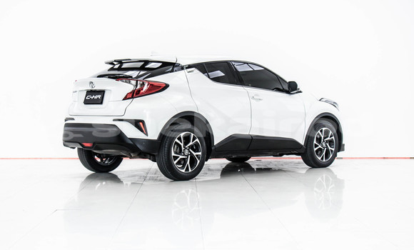 ซื้อ รถมือสอง Toyota C-HR ขาว รถยนต์ ใน %{เมือง} ใน กรุงเทพมหานคร ซื้อ รถมือสอง Toyota C-HR ขาว รถยนต์ ใน %{เมือง} ใน กรุงเทพมหานคร