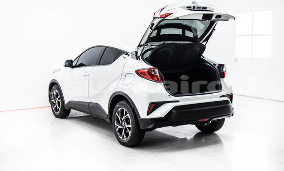 ซื้อ รถมือสอง Toyota C-HR ขาว รถยนต์ ใน %{เมือง} ใน กรุงเทพมหานคร ซื้อ รถมือสอง Toyota C-HR ขาว รถยนต์ ใน %{เมือง} ใน กรุงเทพมหานคร