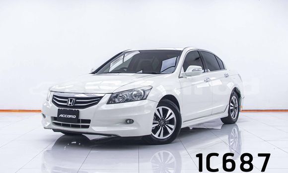 ซื้อ รถมือสอง Honda Accord ขาว รถยนต์ ใน %{เมือง} ใน กรุงเทพมหานคร