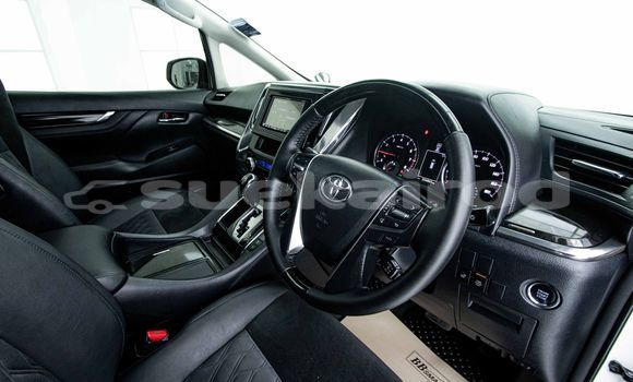 Buy Used Toyota Vellfire White Car in Bangkok in Bangkok Buy Used Toyota Vellfire White Car in Bangkok in Bangkok