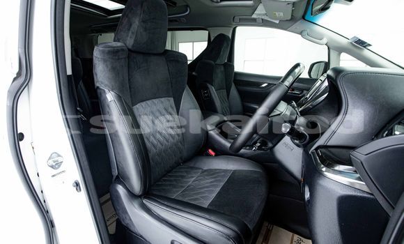 Buy Used Toyota Vellfire White Car in Bangkok in Bangkok Buy Used Toyota Vellfire White Car in Bangkok in Bangkok