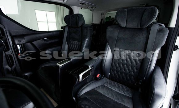 Buy Used Toyota Vellfire White Car in Bangkok in Bangkok Buy Used Toyota Vellfire White Car in Bangkok in Bangkok