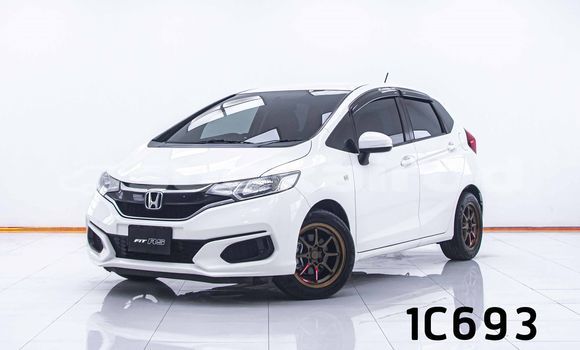 Buy Used Honda Jazz White Car in Bangkok in Bangkok