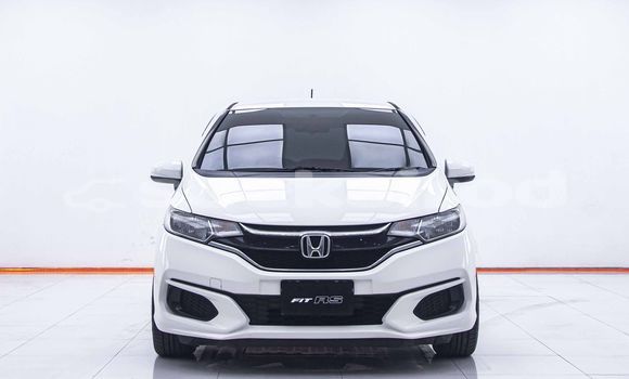Buy Used Honda Jazz White Car in Bangkok in Bangkok Buy Used Honda Jazz White Car in Bangkok in Bangkok