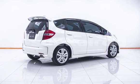 Buy Used Honda Jazz White Car in Bangkok in Bangkok Buy Used Honda Jazz White Car in Bangkok in Bangkok