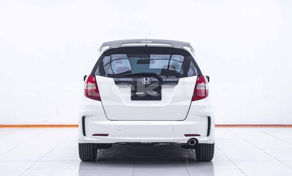 Buy Used Honda Jazz White Car in Bangkok in Bangkok Buy Used Honda Jazz White Car in Bangkok in Bangkok