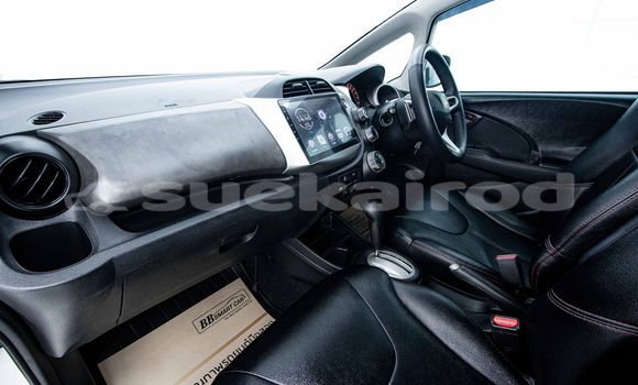 Buy Used Honda Jazz White Car in Bangkok in Bangkok Buy Used Honda Jazz White Car in Bangkok in Bangkok