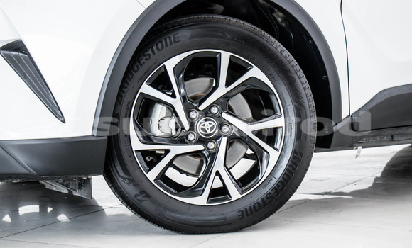Buy Used Toyota C-HR White Car in Bangkok in Bangkok Buy Used Toyota C-HR White Car in Bangkok in Bangkok