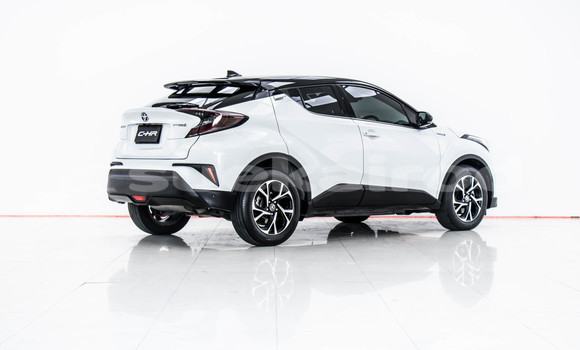 Buy Used Toyota C-HR White Car in Bangkok in Bangkok Buy Used Toyota C-HR White Car in Bangkok in Bangkok