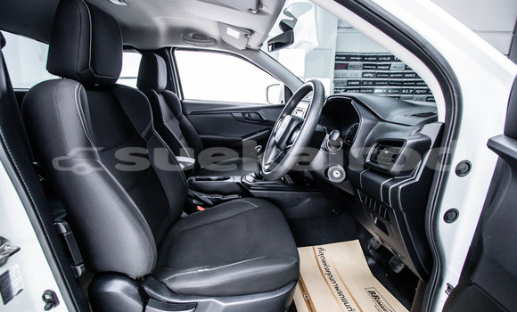 Buy Used Isuzu D-Max White Car in Bangkok in Bangkok Buy Used Isuzu D-Max White Car in Bangkok in Bangkok