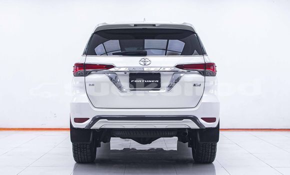 ซื้อ รถมือสอง Toyota Fortuner ขาว รถยนต์ ใน %{เมือง} ใน กรุงเทพมหานคร ซื้อ รถมือสอง Toyota Fortuner ขาว รถยนต์ ใน %{เมือง} ใน กรุงเทพมหานคร