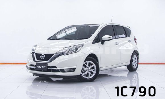 ซื้อ รถมือสอง Nissan Note ขาว รถยนต์ ใน %{เมือง} ใน กรุงเทพมหานคร