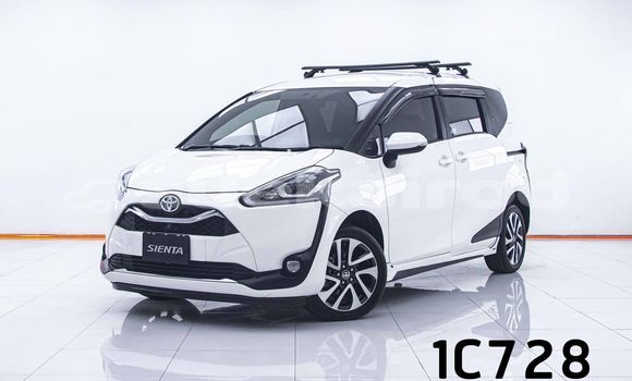 Buy Used Toyota Sienta White Car in Bangkok in Bangkok