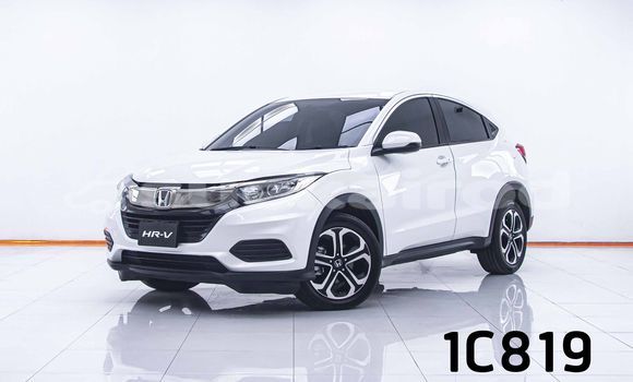 ซื้อ รถมือสอง Honda HR-V ขาว รถยนต์ ใน %{เมือง} ใน กรุงเทพมหานคร