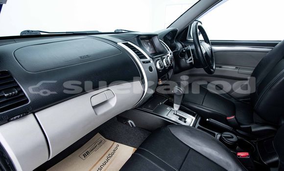 Buy Used Mitsubishi Pajero Blue Car in Bangkok in Bangkok Buy Used Mitsubishi Pajero Blue Car in Bangkok in Bangkok